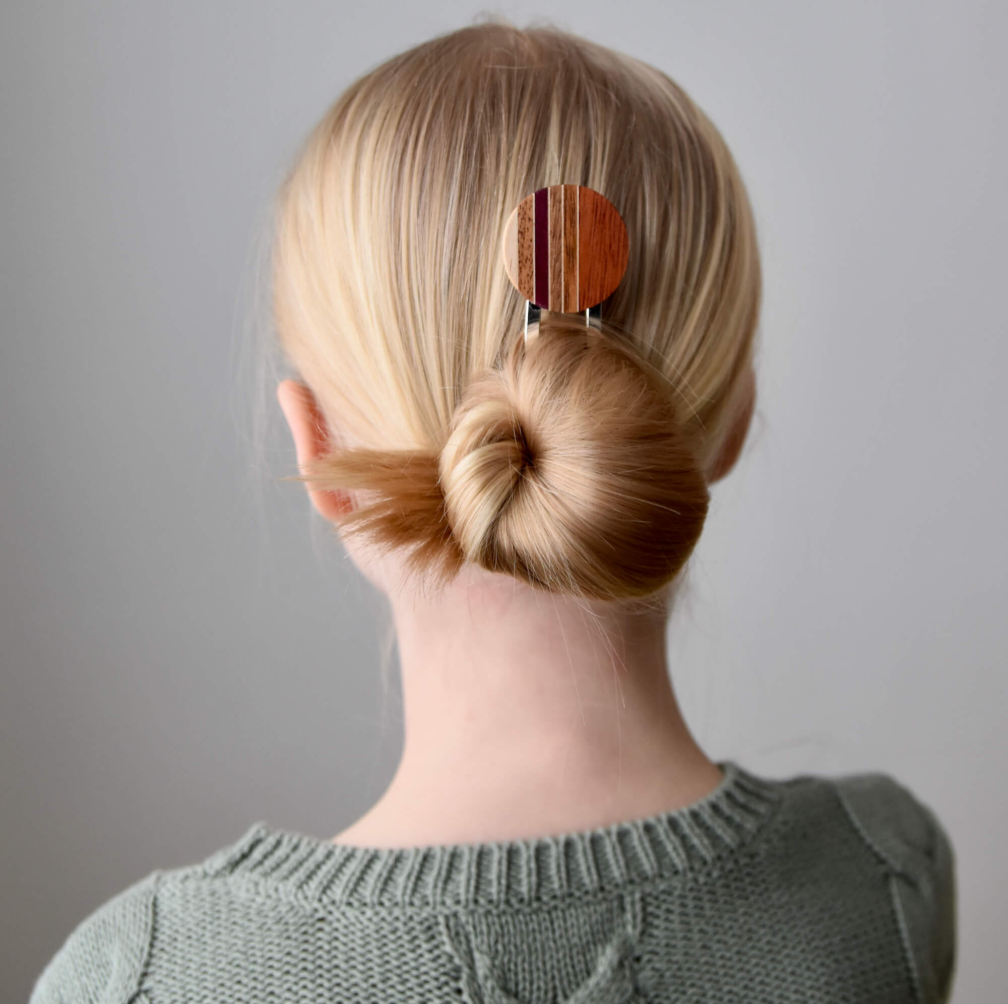 Pic conçu pour les cheveux longs et aussi épais