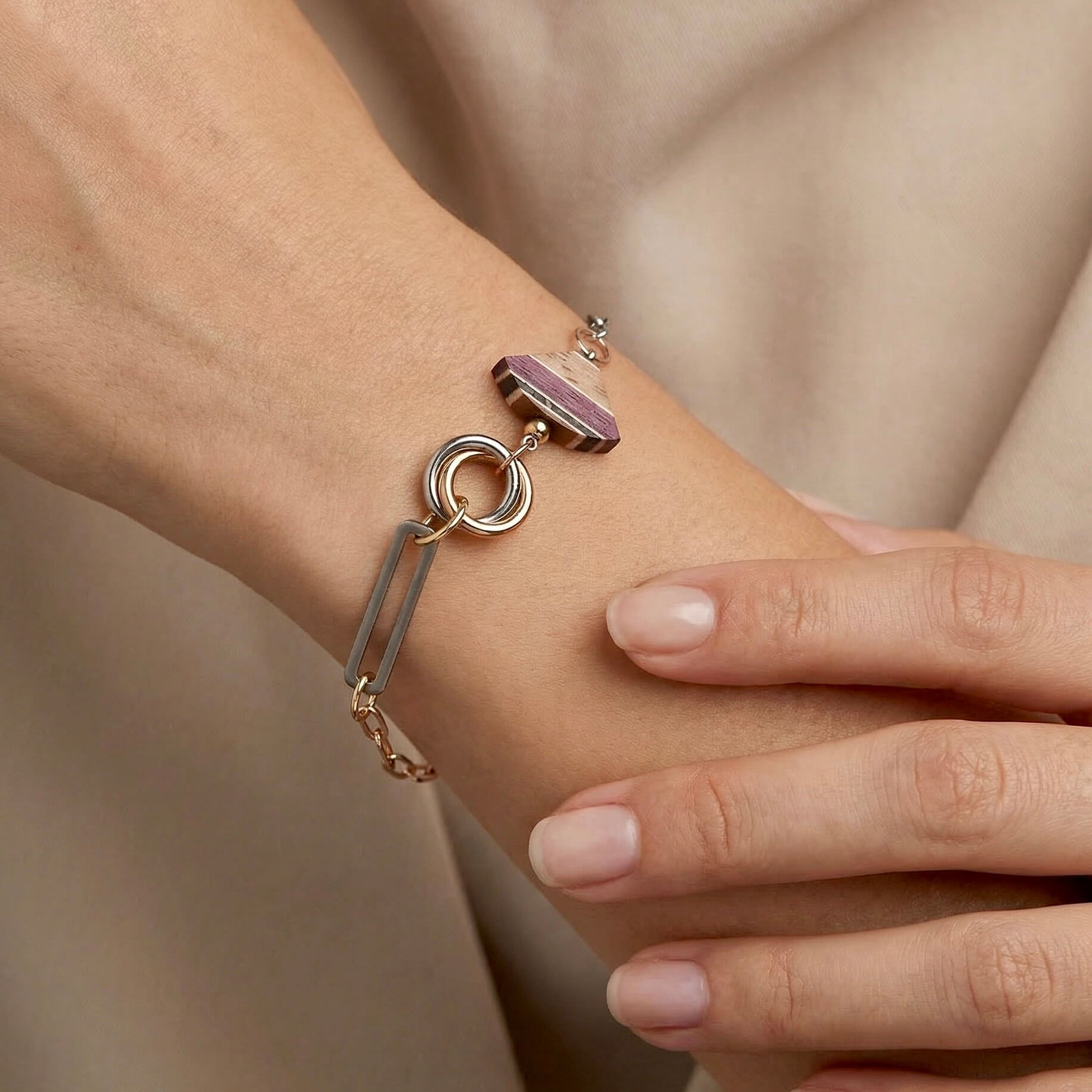 Bracelet Mosaïque de Bois et Acier Inoxydable – Création Artisanale