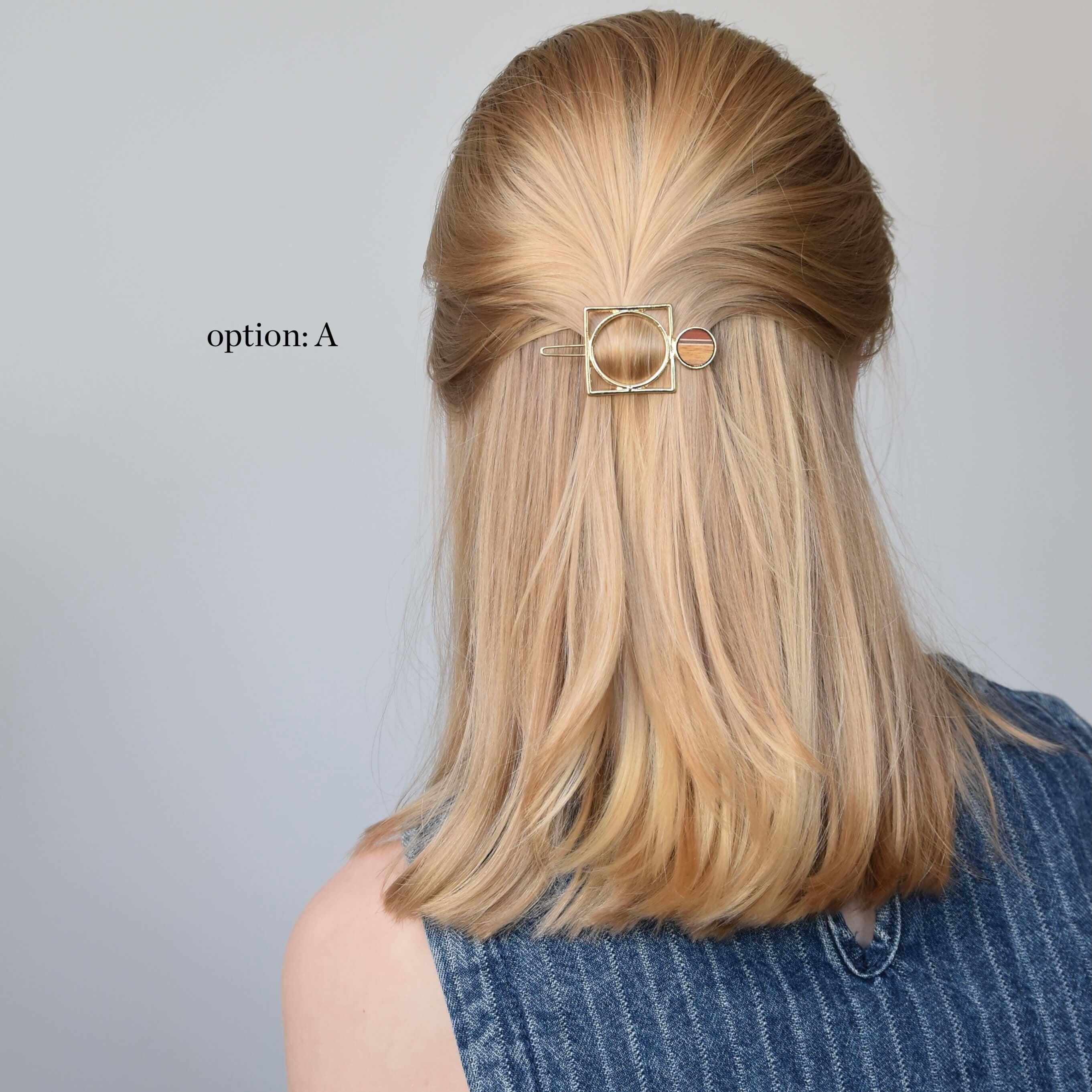 Barrette minimaliste dorée, accessoire cheveux or par Isabelle Ferland.