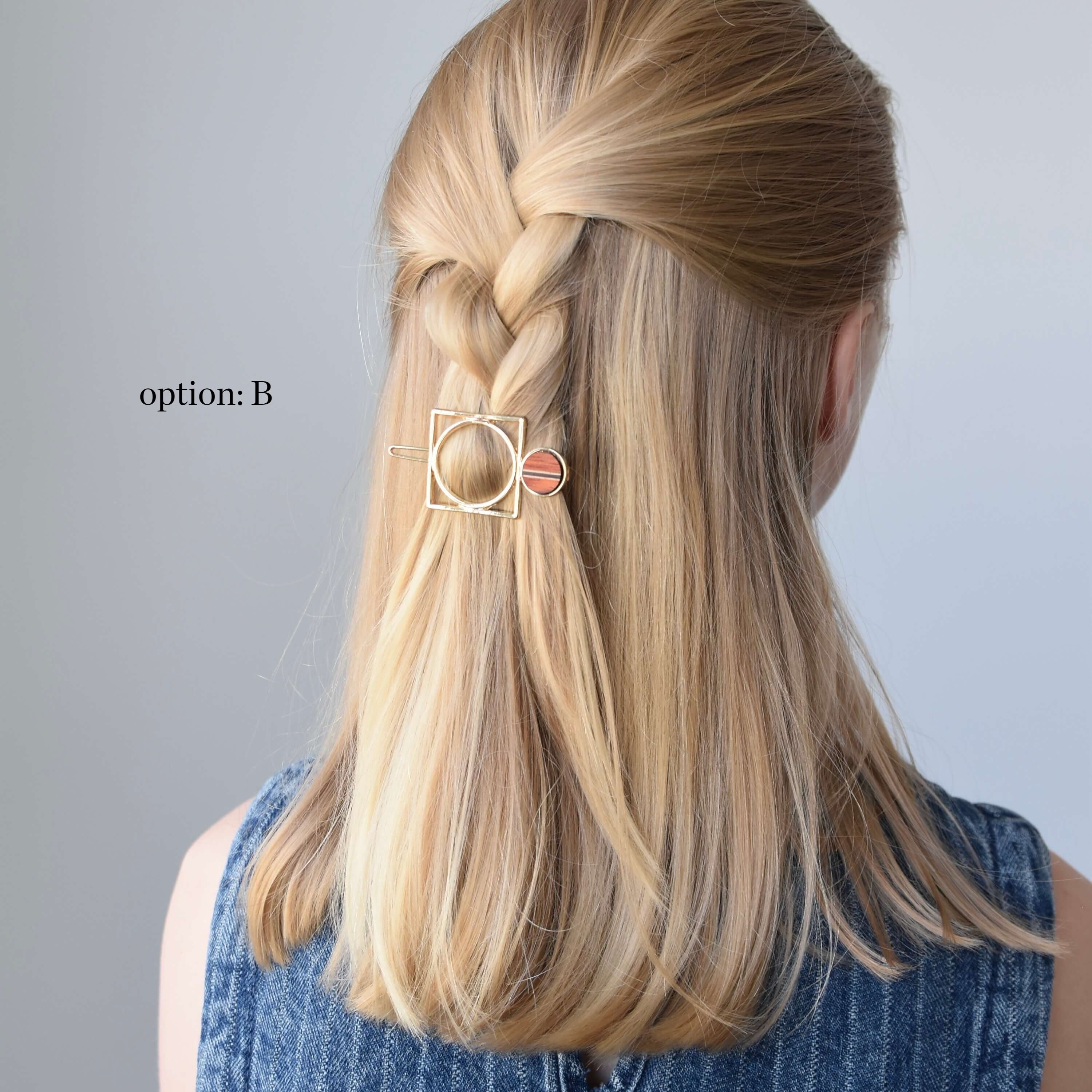 Barrette minimaliste dorée, accessoire cheveux or  par  Isabelle Ferland.