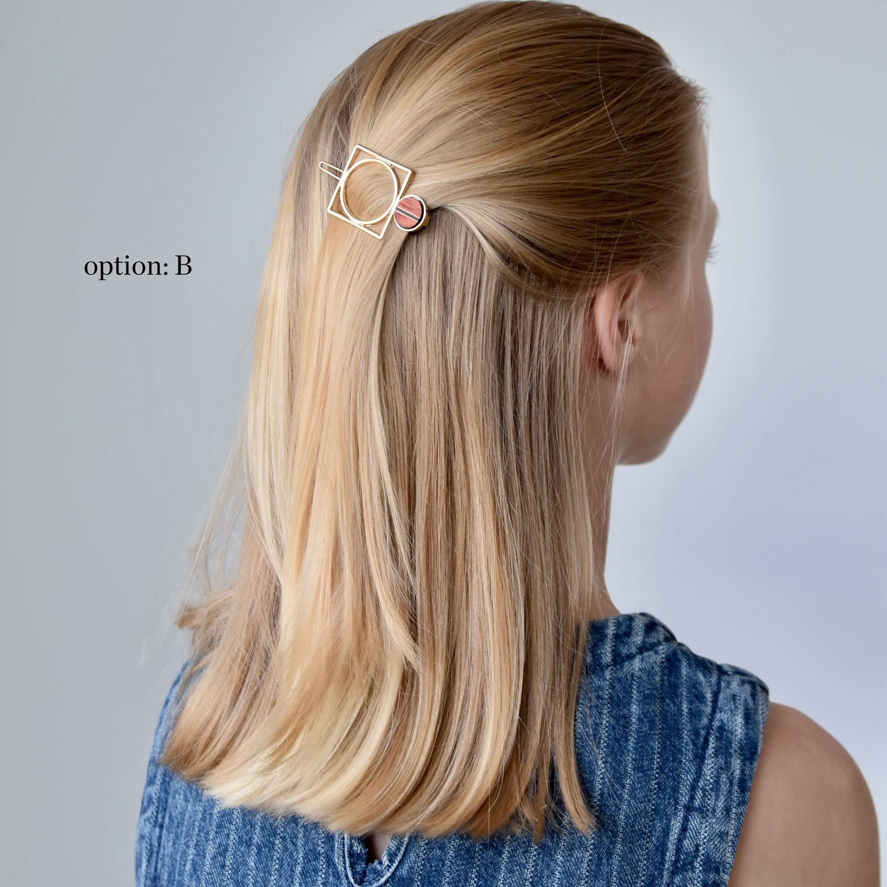 Barrette minimaliste dorée, accessoire cheveux or  par  Isabelle Ferland.
