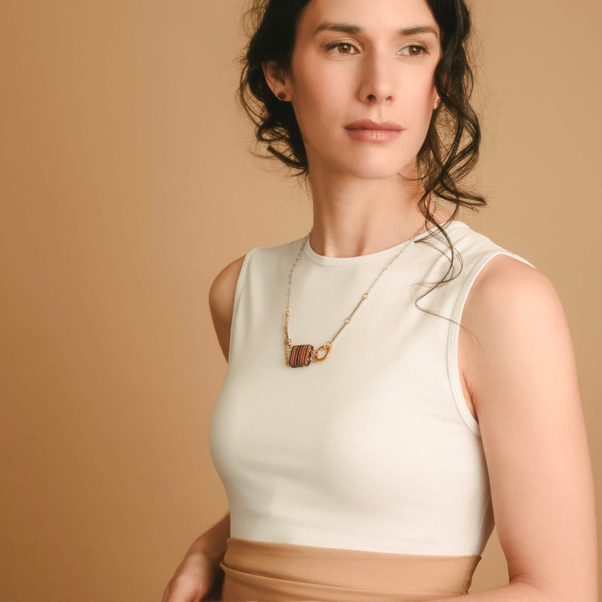 collier femme collier en bois raffiné, bijoux en bois artisanal