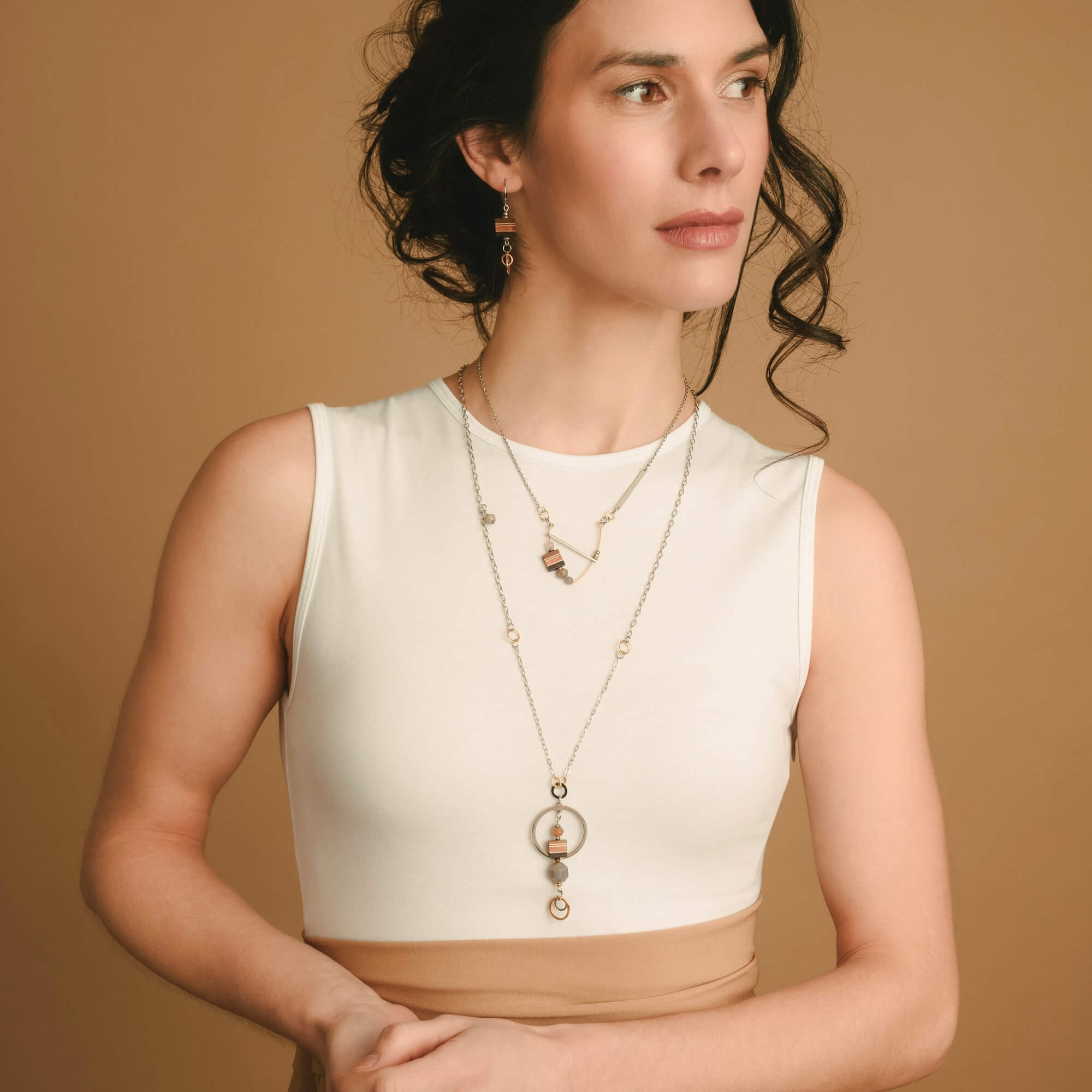 Collier long femme, bijoux fait main au Québec et long collier.