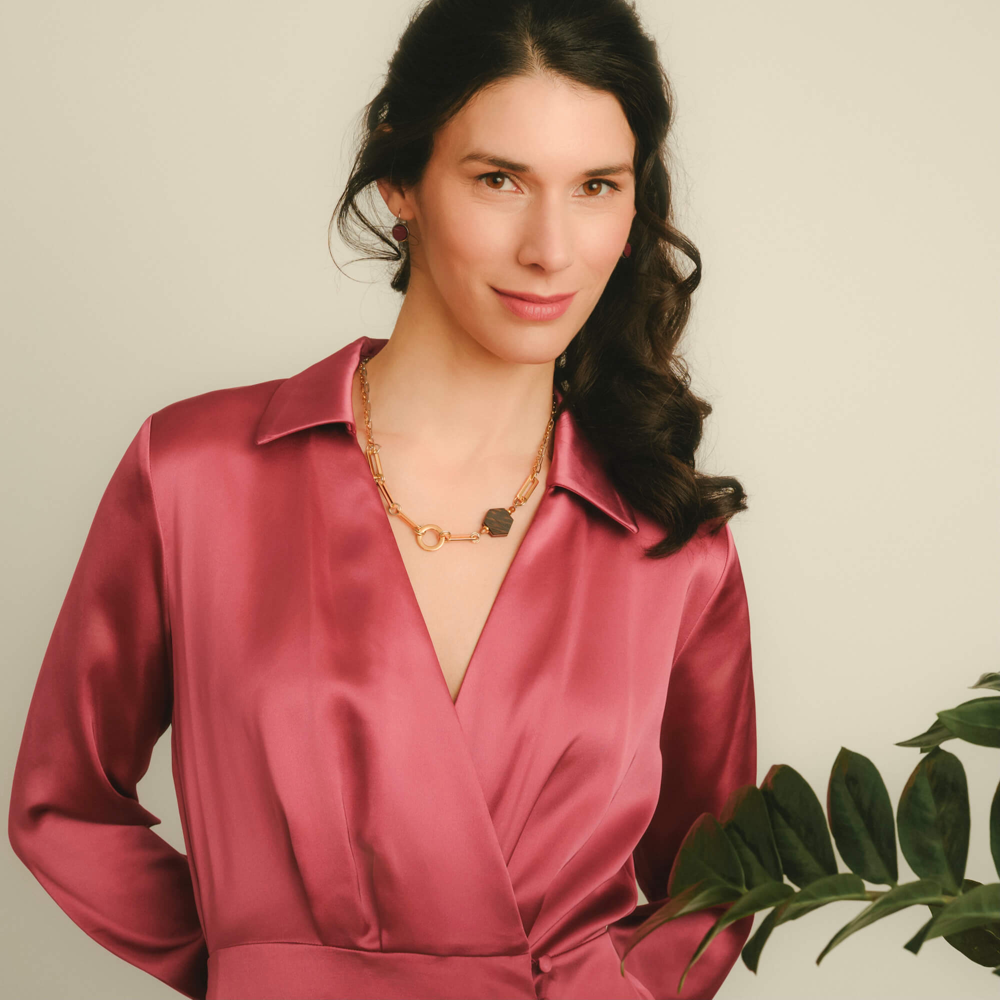 bijou exclusif pour femme, fabriqué en bois de haute qualité,