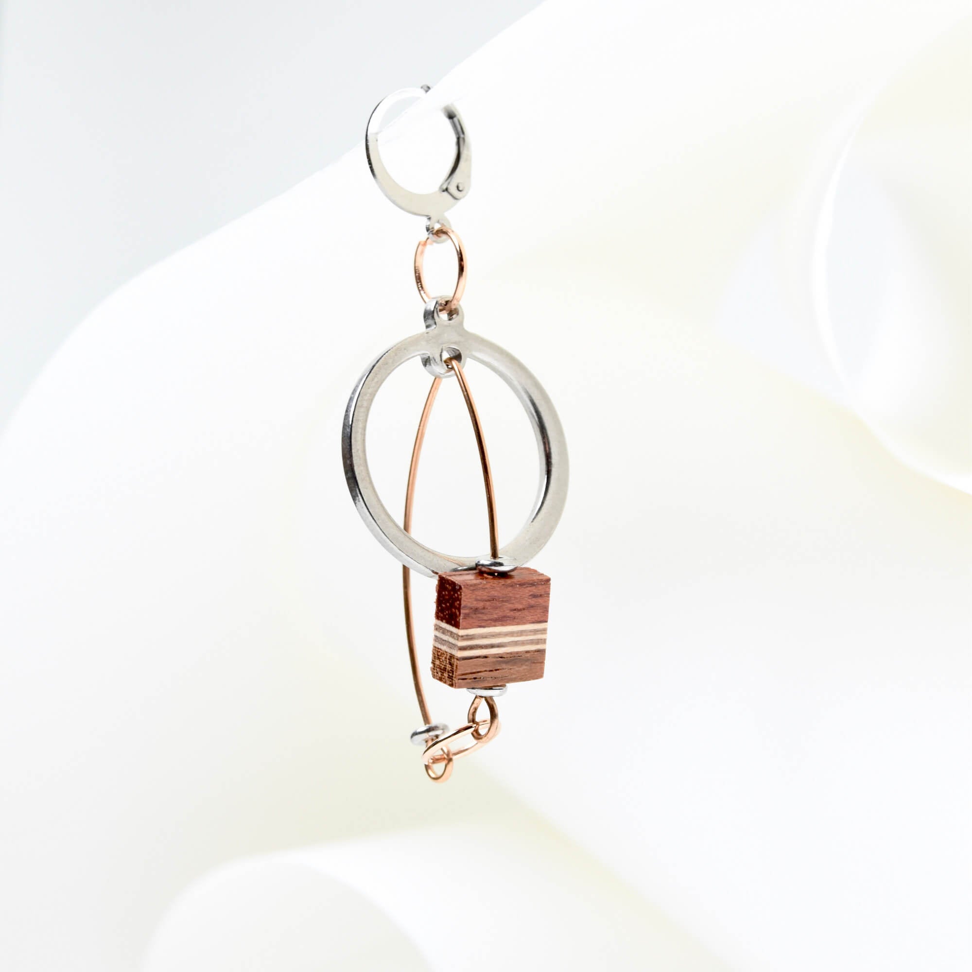 boucles d’oreilles en bois fabriqués dans mon atelier à Québec