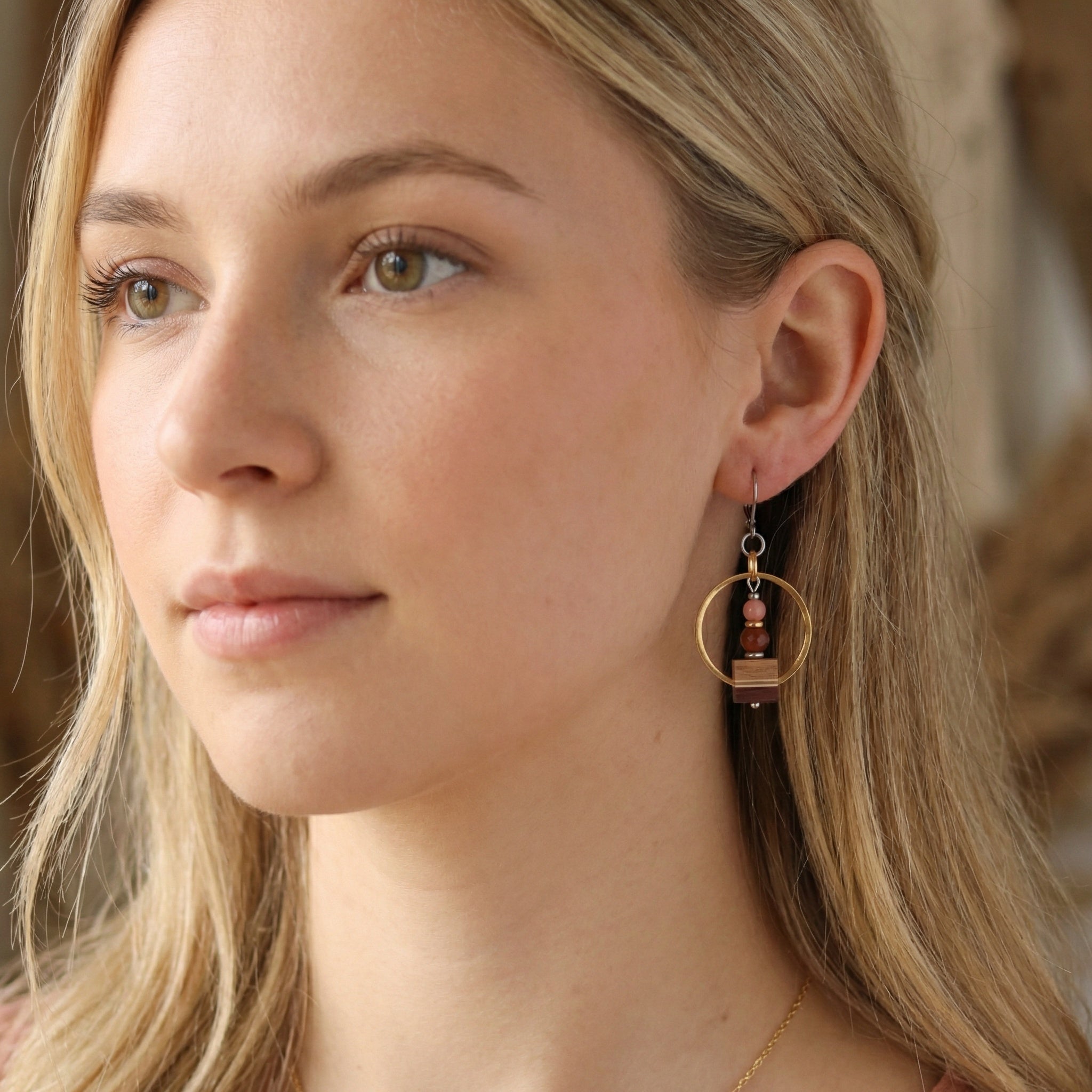 boucles en bois faits main, bijoux québécois