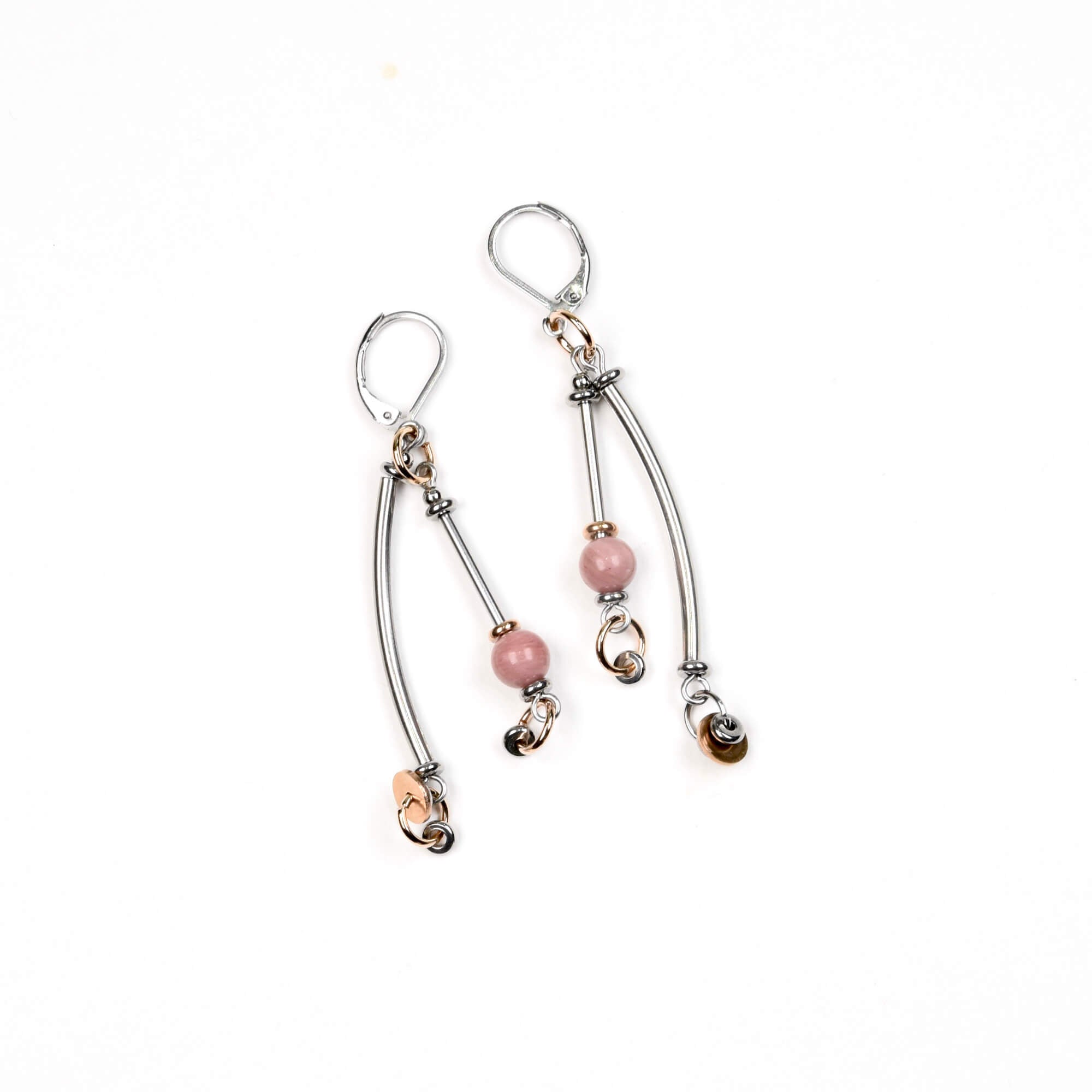 boucles d'oreilles rose et longue fabriqué au Québec.