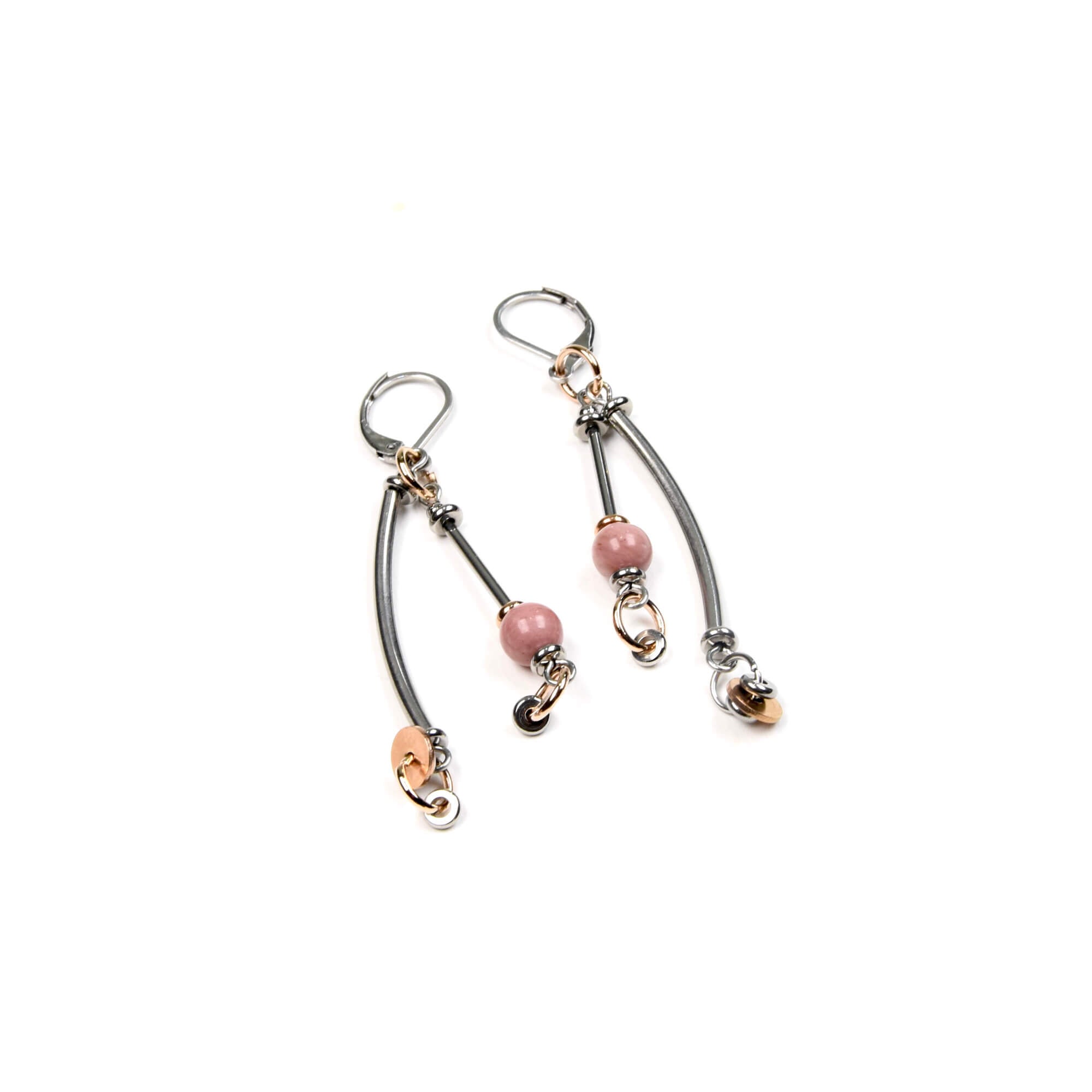 boucles d'oreilles rose et longue fabriqué au Québec.