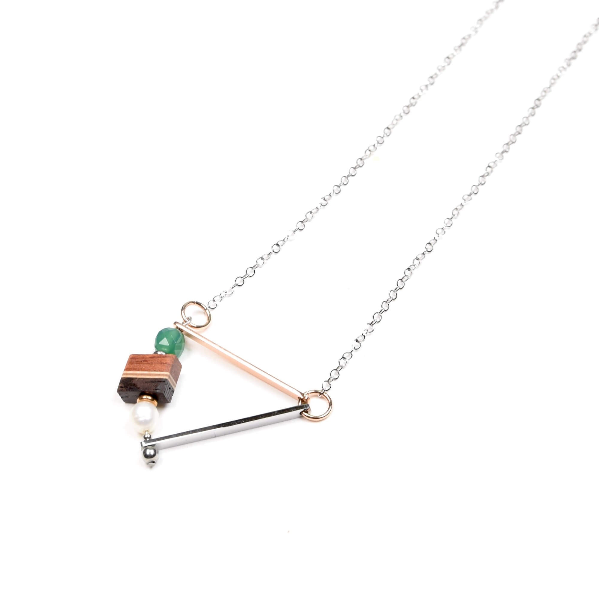 Atelier fabrication de bijoux québécois, isabelle ferland