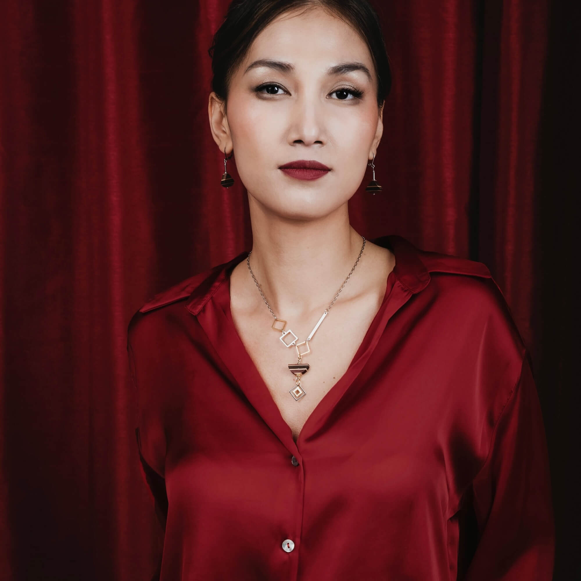 Collier Géométrique Fait Main | Bijou en Bois Artisanal Québec