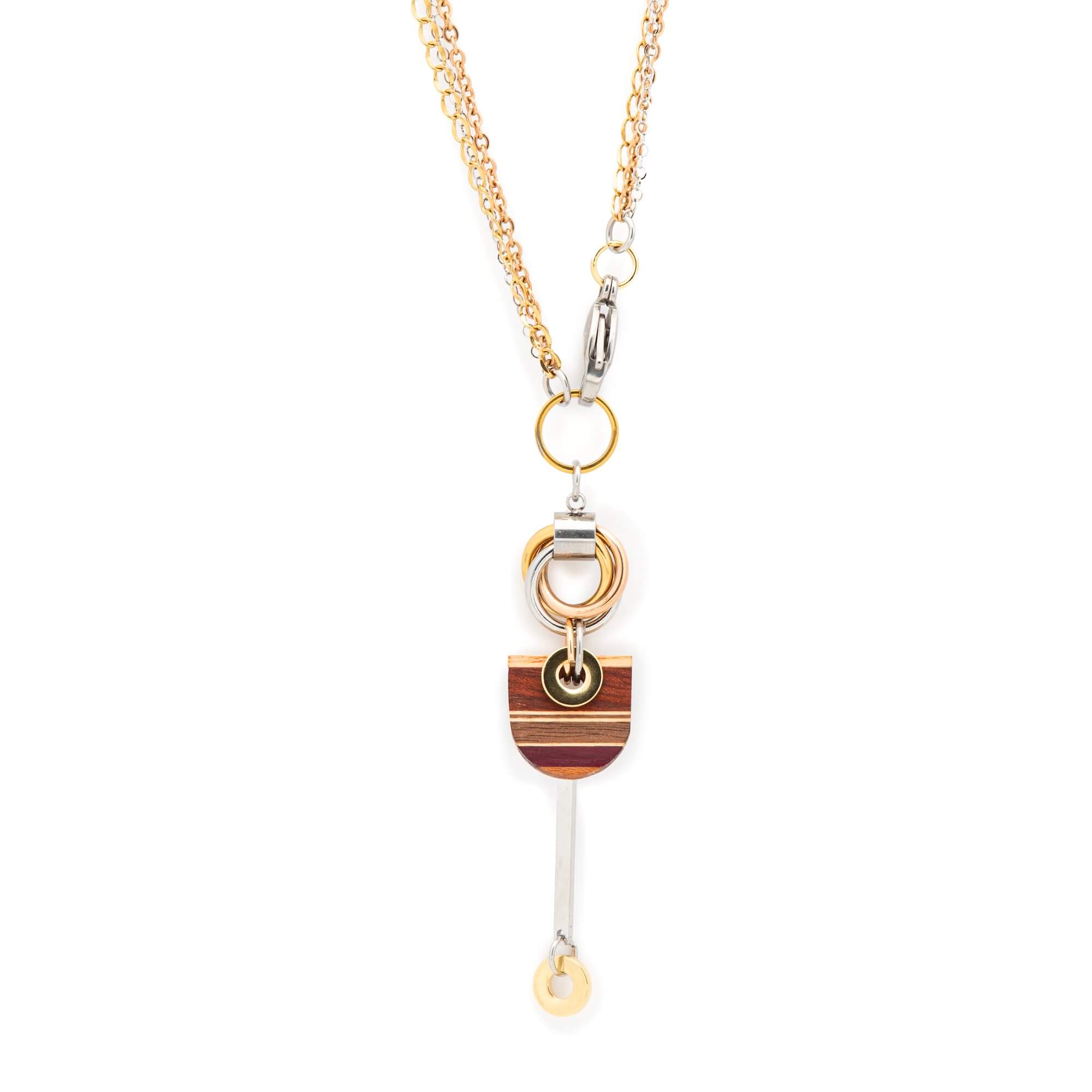 Collier artisanal femme avec pendentif rayé bordeaux sur chaîne en acier inoxydable argent— Bijoux faits main, atelier Isabelle Ferland, Québec, Canada