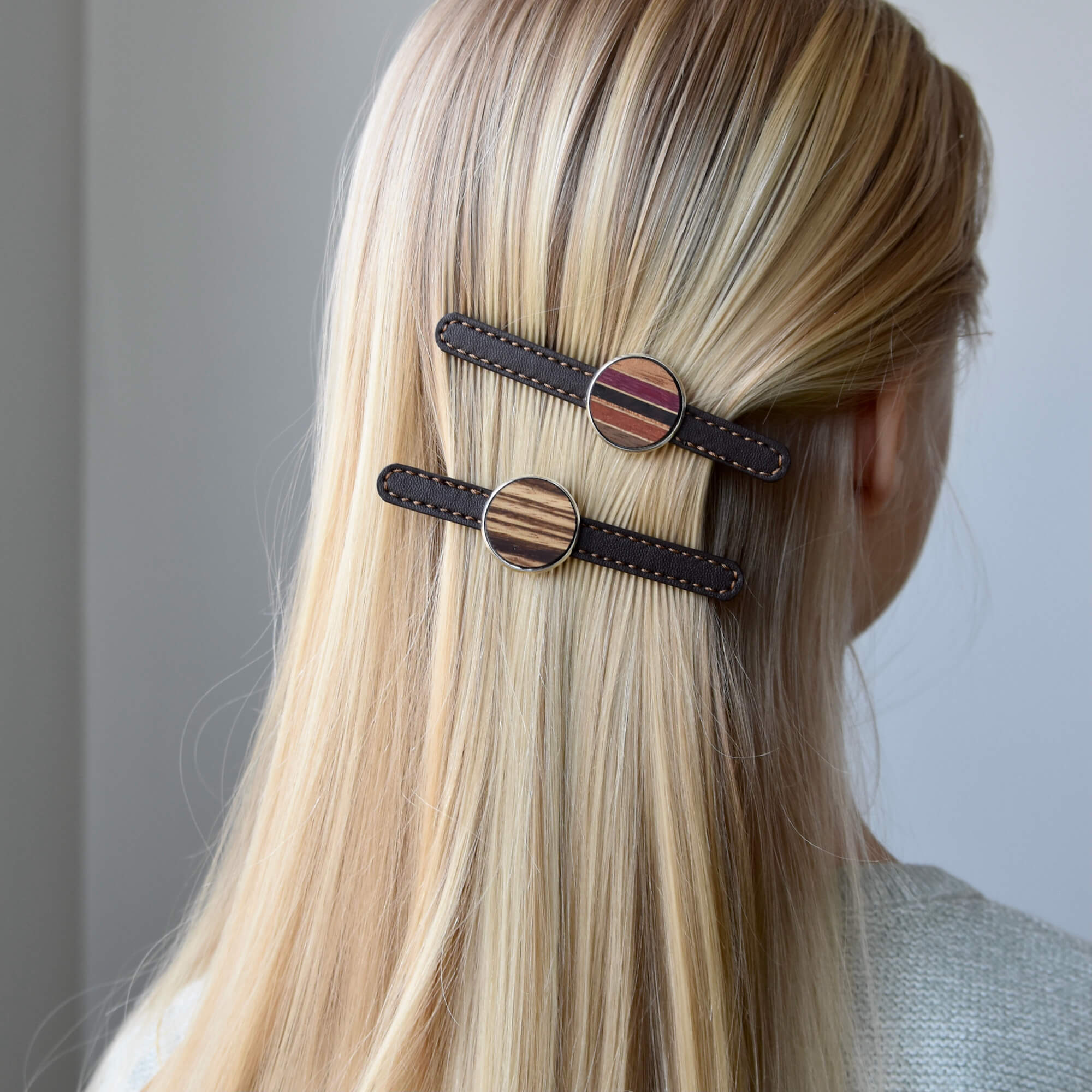 barrette en cuir pour cheveux fait main au Québec