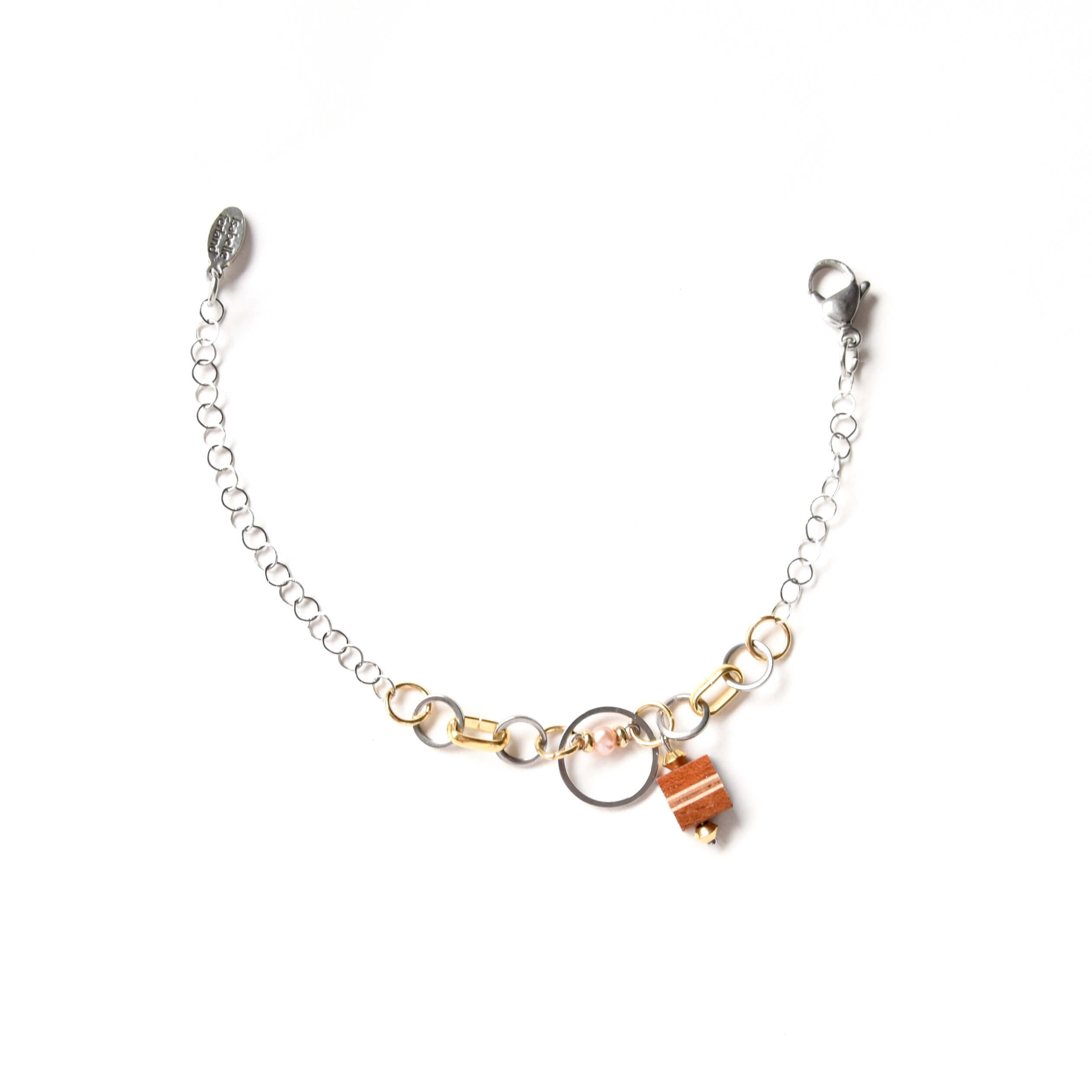 wood bracelet made in Québec- Isabelle ferland