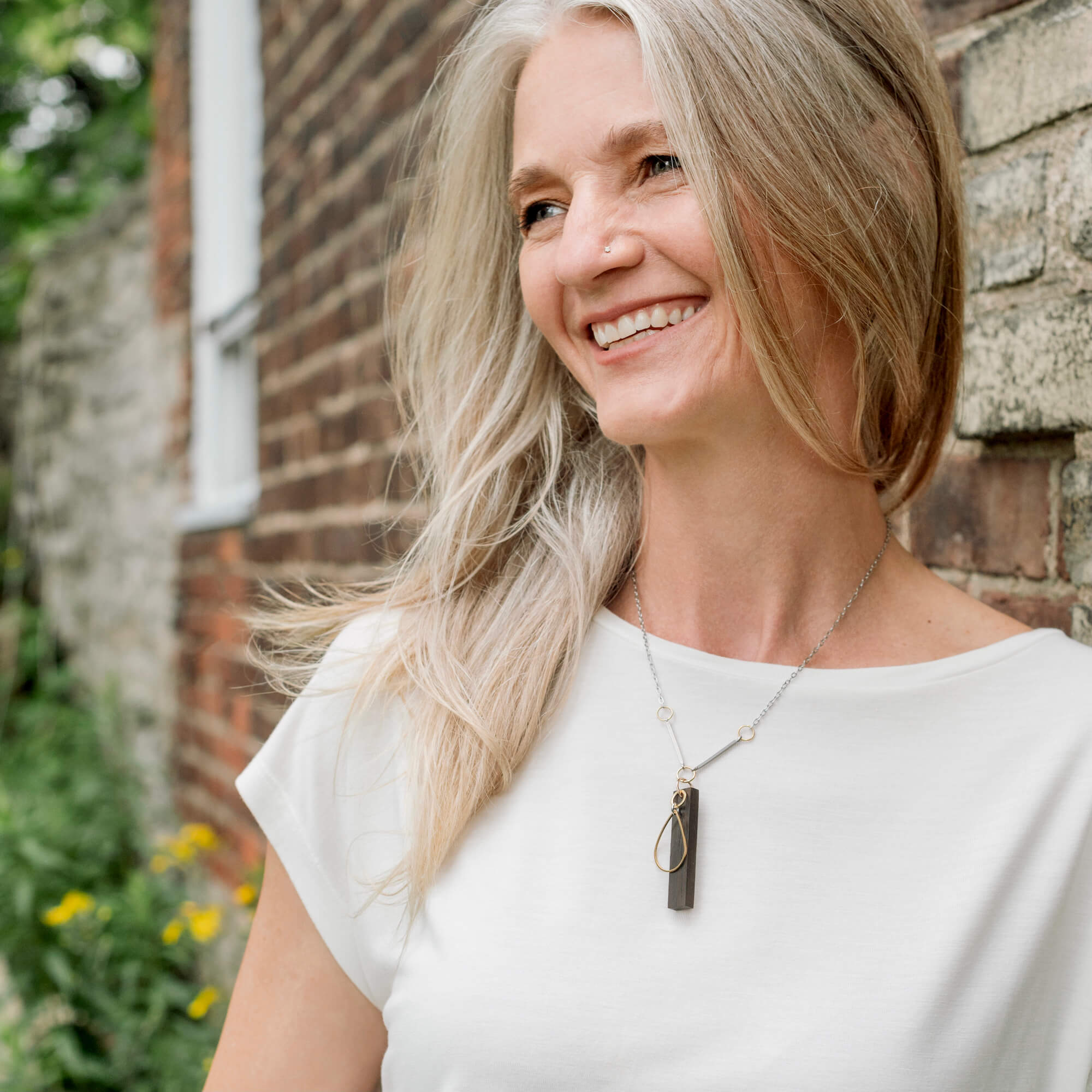 nouvelle collection bijoux été 2022, collier en bois artisanal