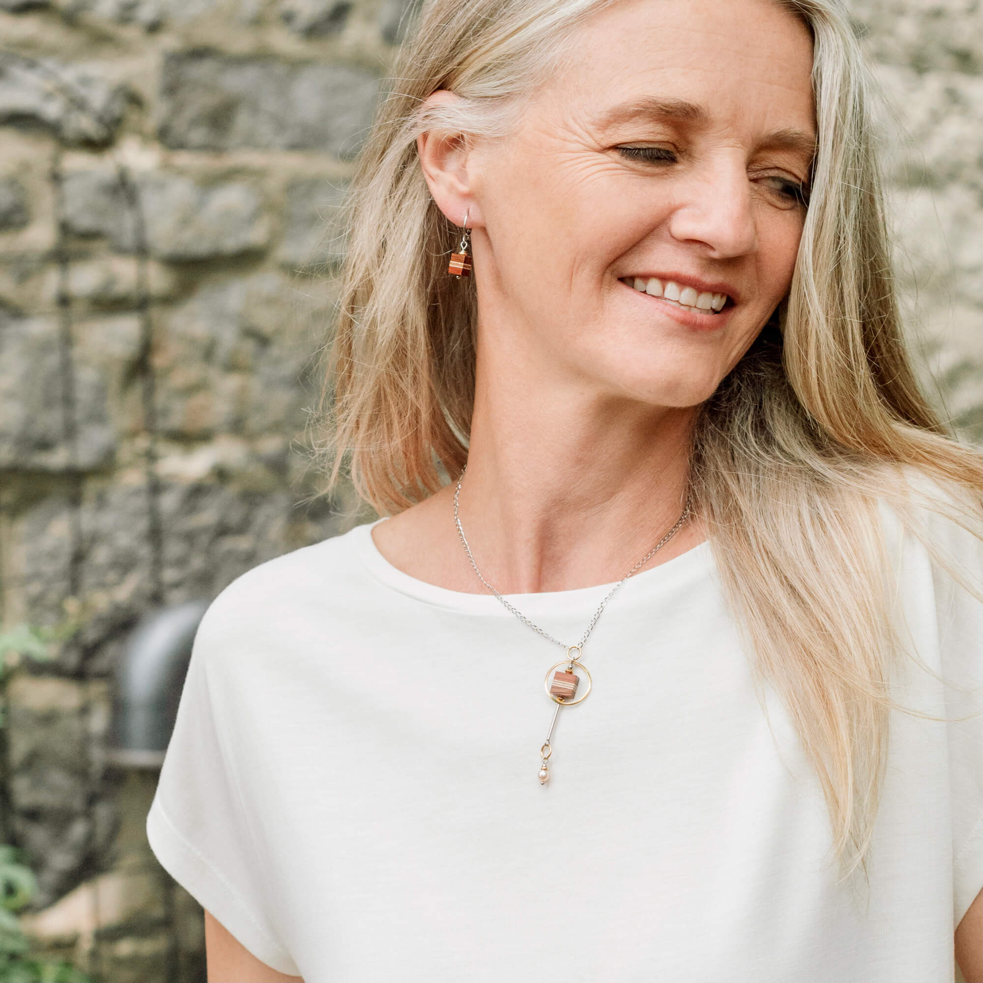 Boucles d'oreilles en bois carrées | Empreinte