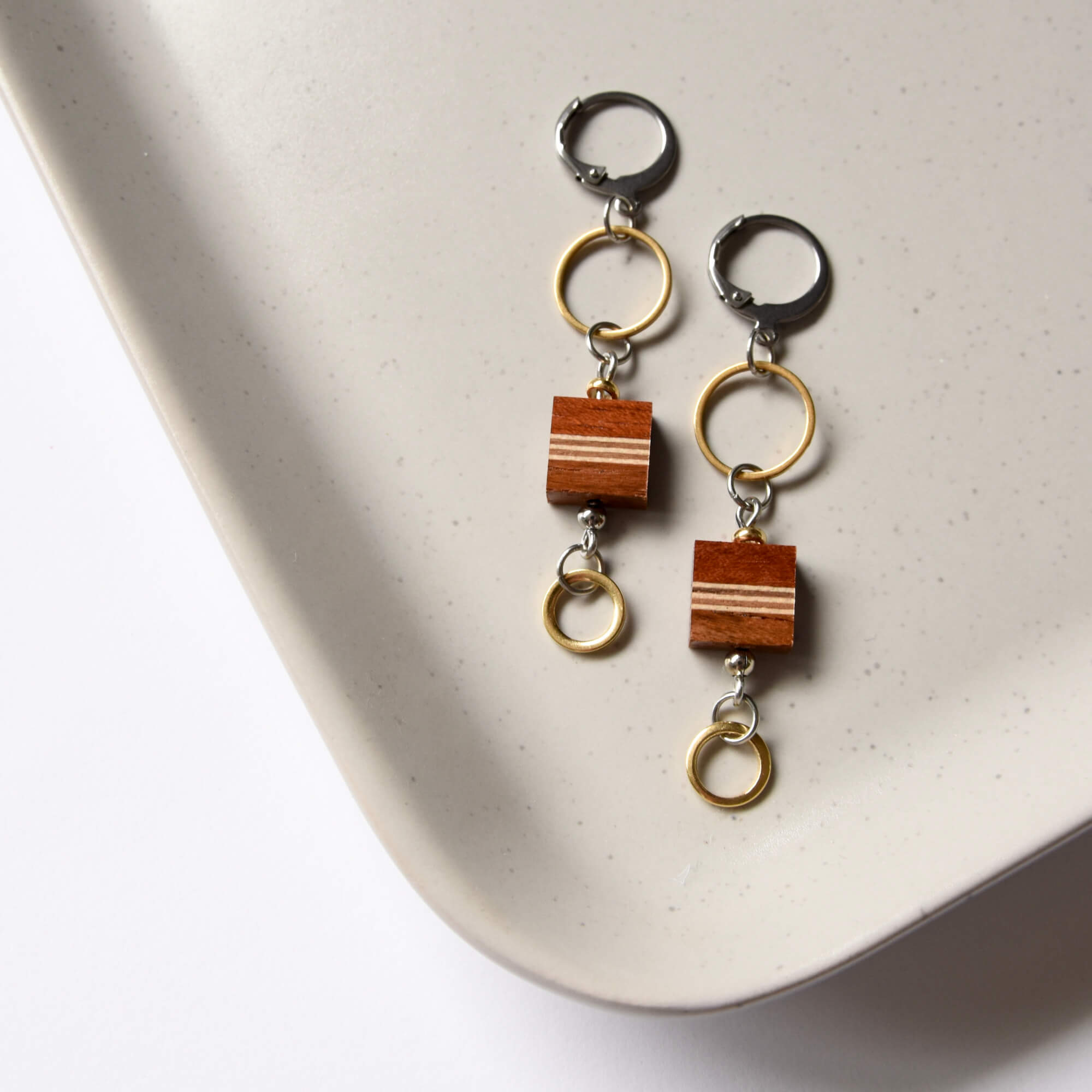 Boucles d"oreilles en bois de la collection Solstice