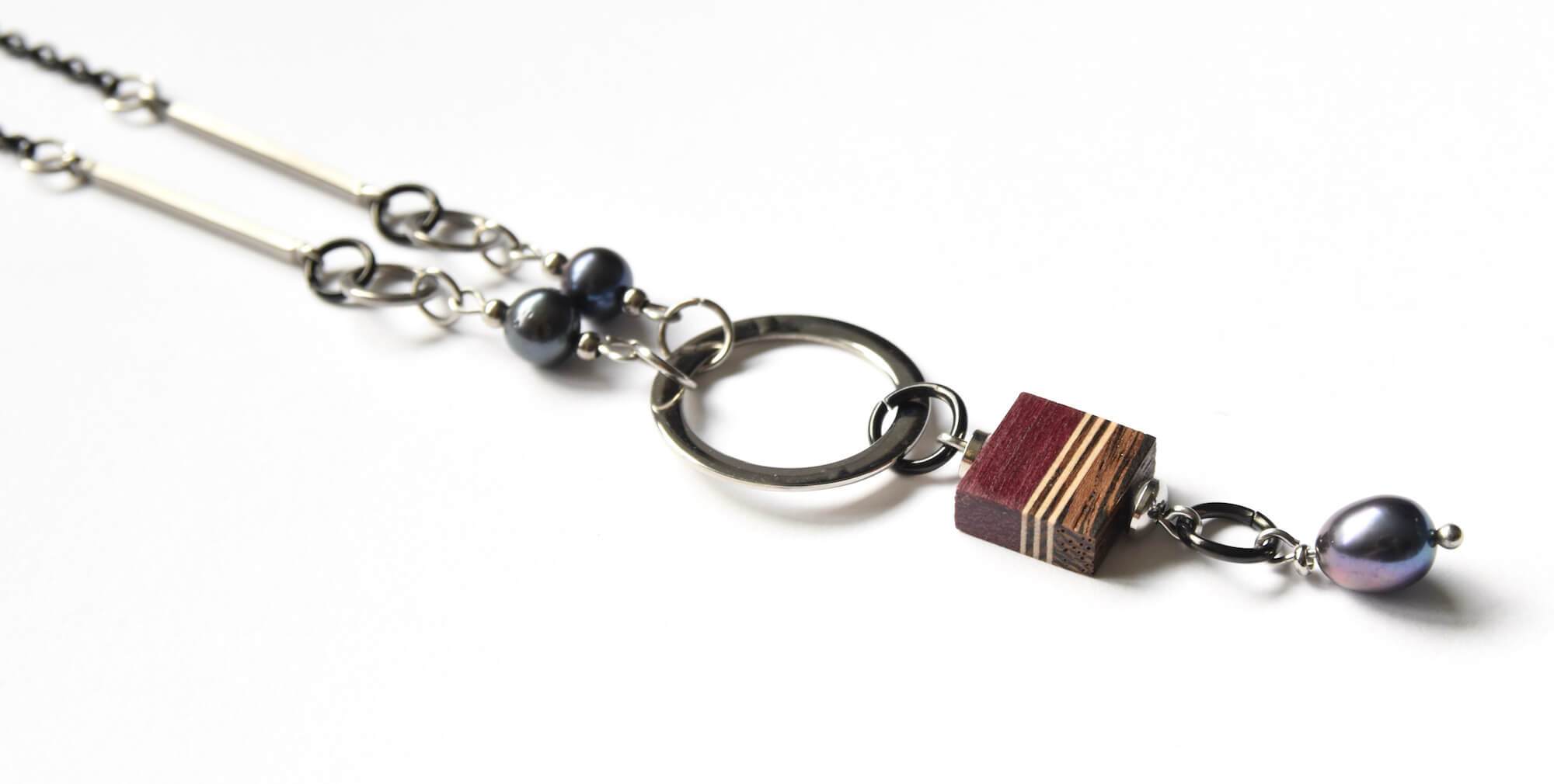 Long Necklace: Balance