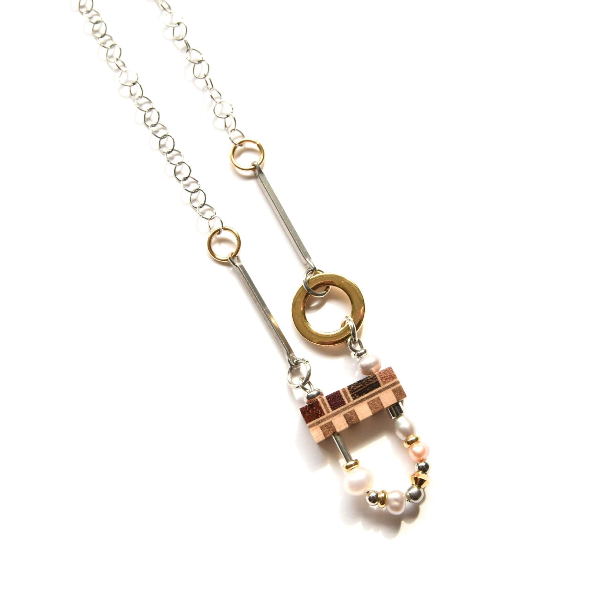 collier avec perles fait main de la collection Solstice. Isabelle Ferland