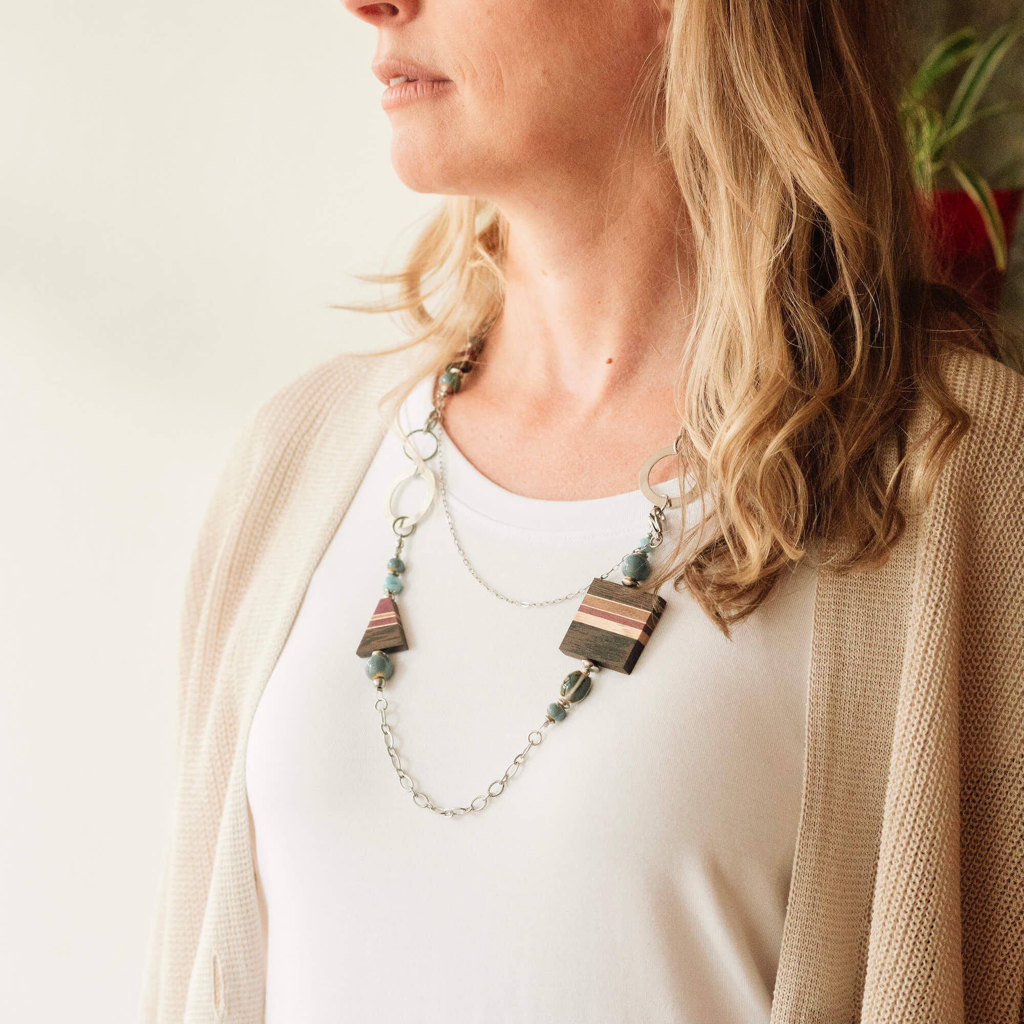 collier long, bijoux en bois par Isabelle ferland