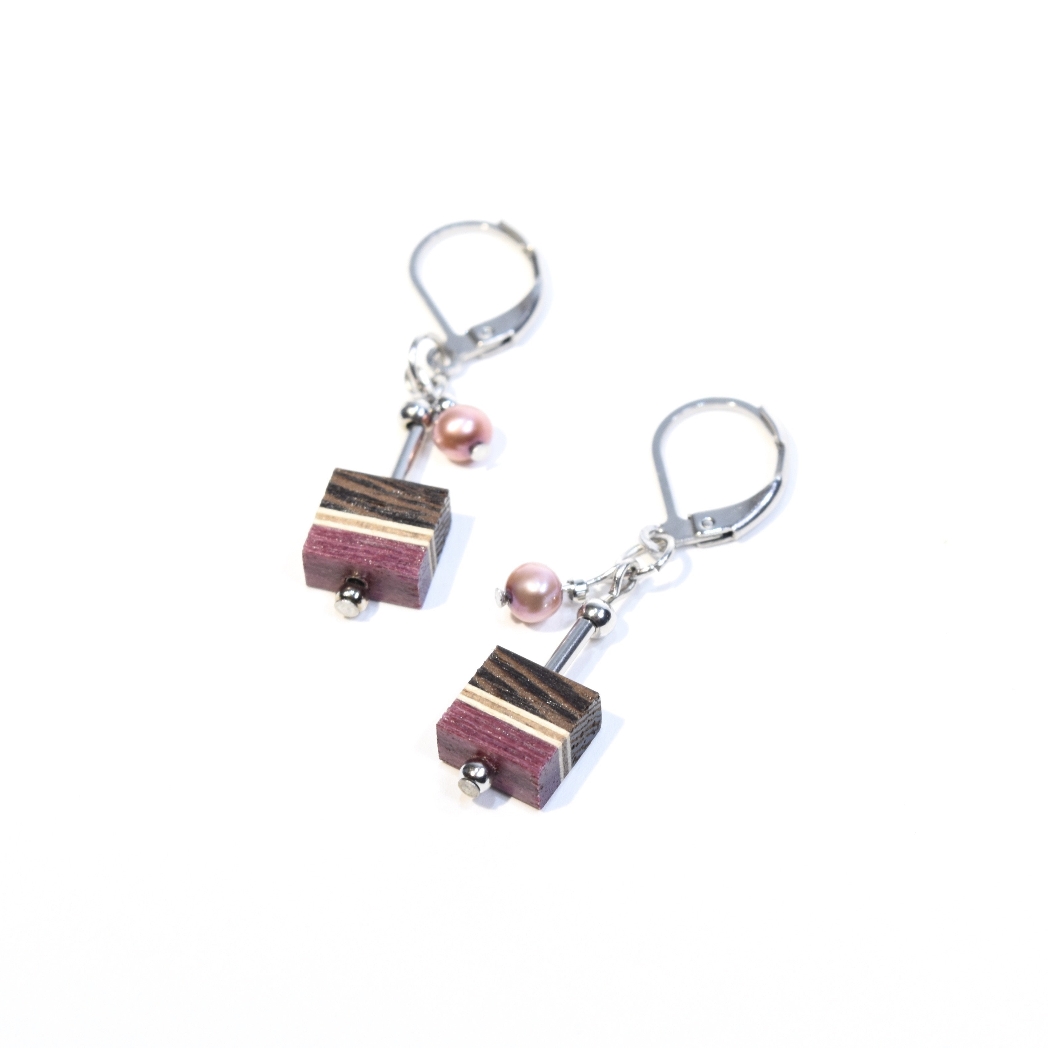 Boucles bois et perles rose - Isabelle_Ferland_bijoux