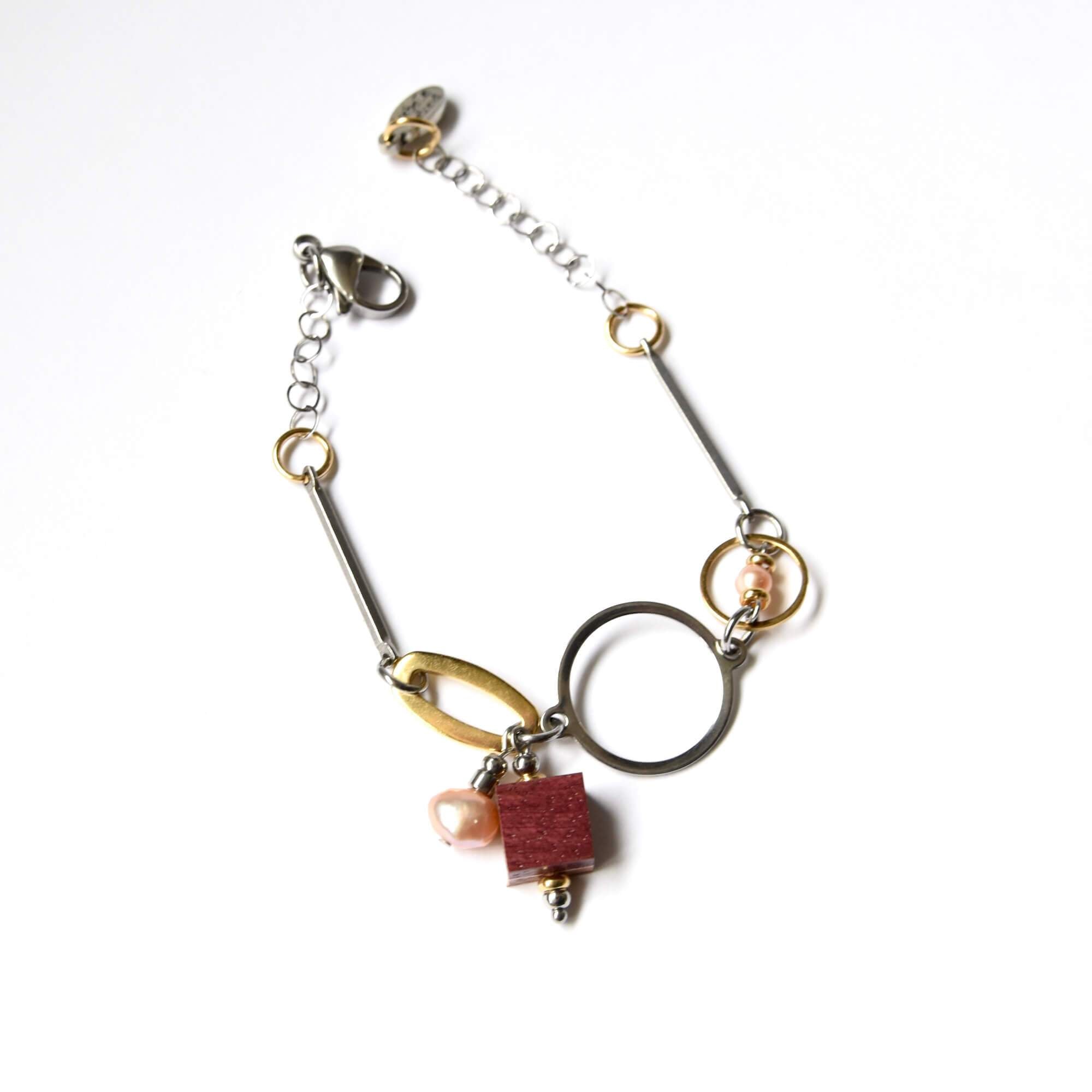 bracelet en bois collection Solstice par Isabelle Ferland