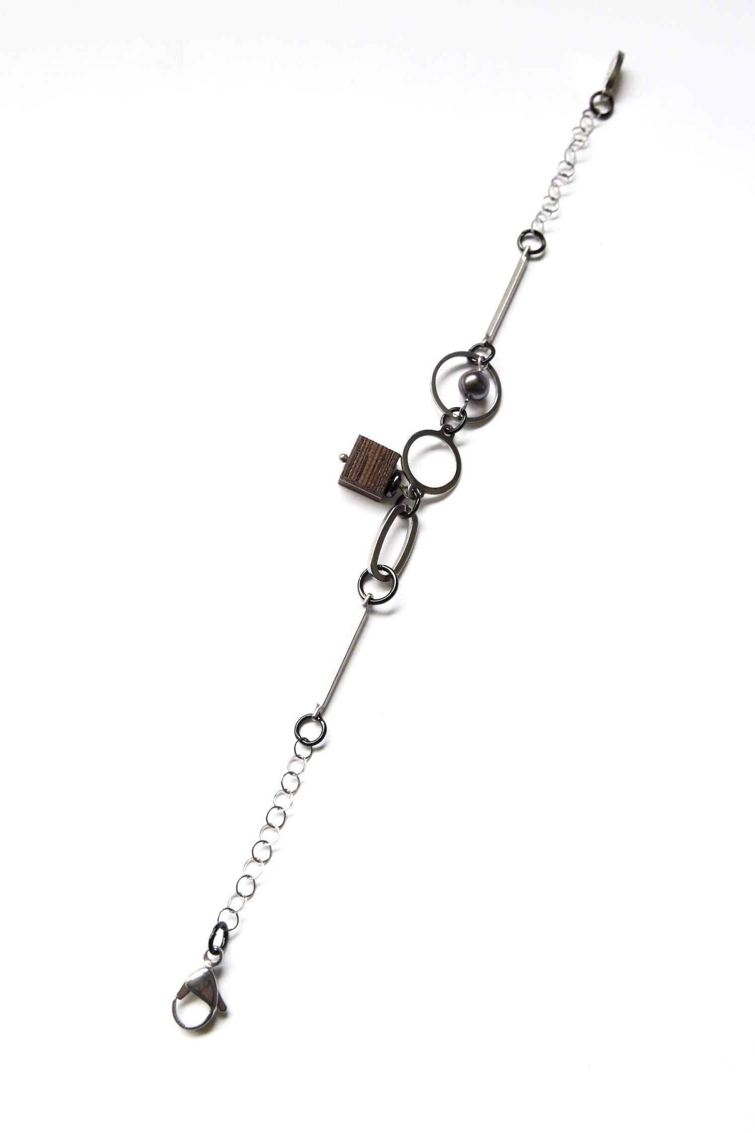 bracelet en bois collection Solstice par Isabelle Ferland