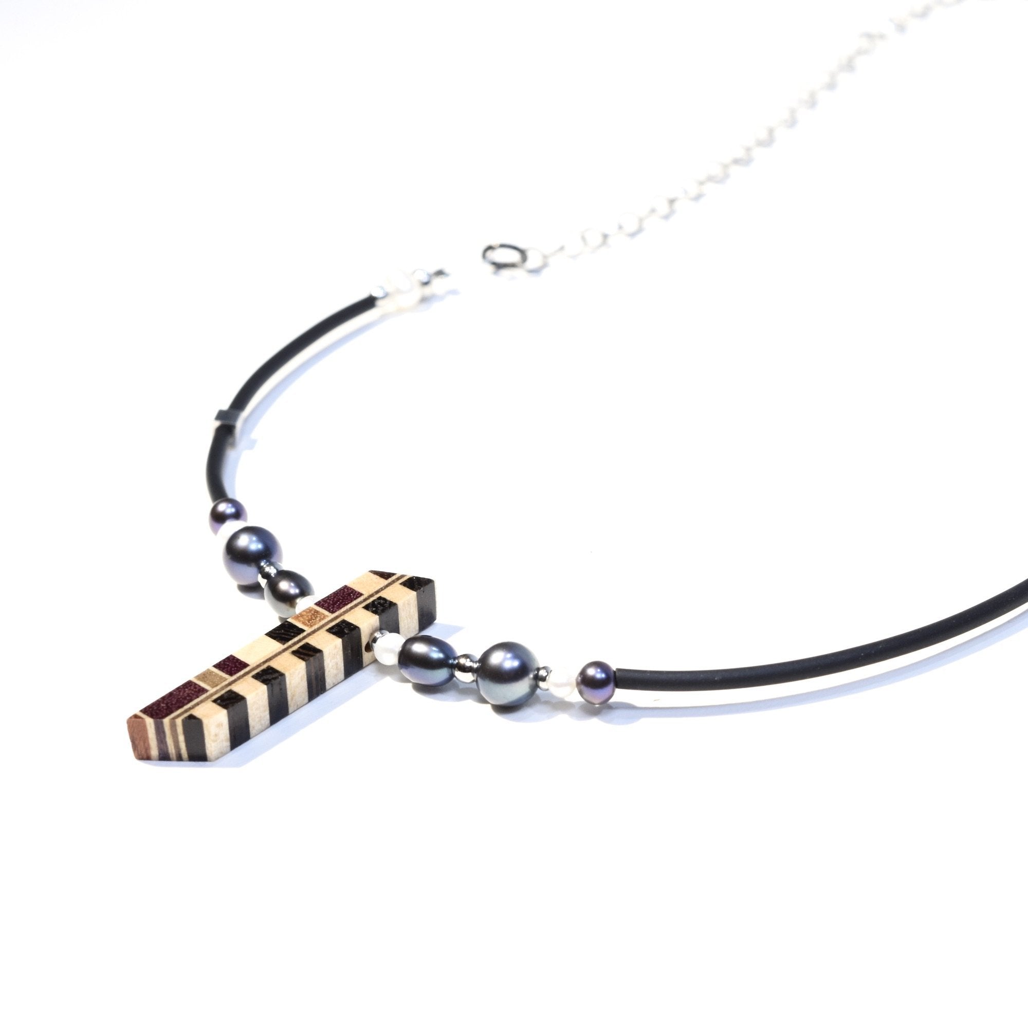 L'Absolu collier de perles bleutées - #Isabelle_Ferland_bijoux#