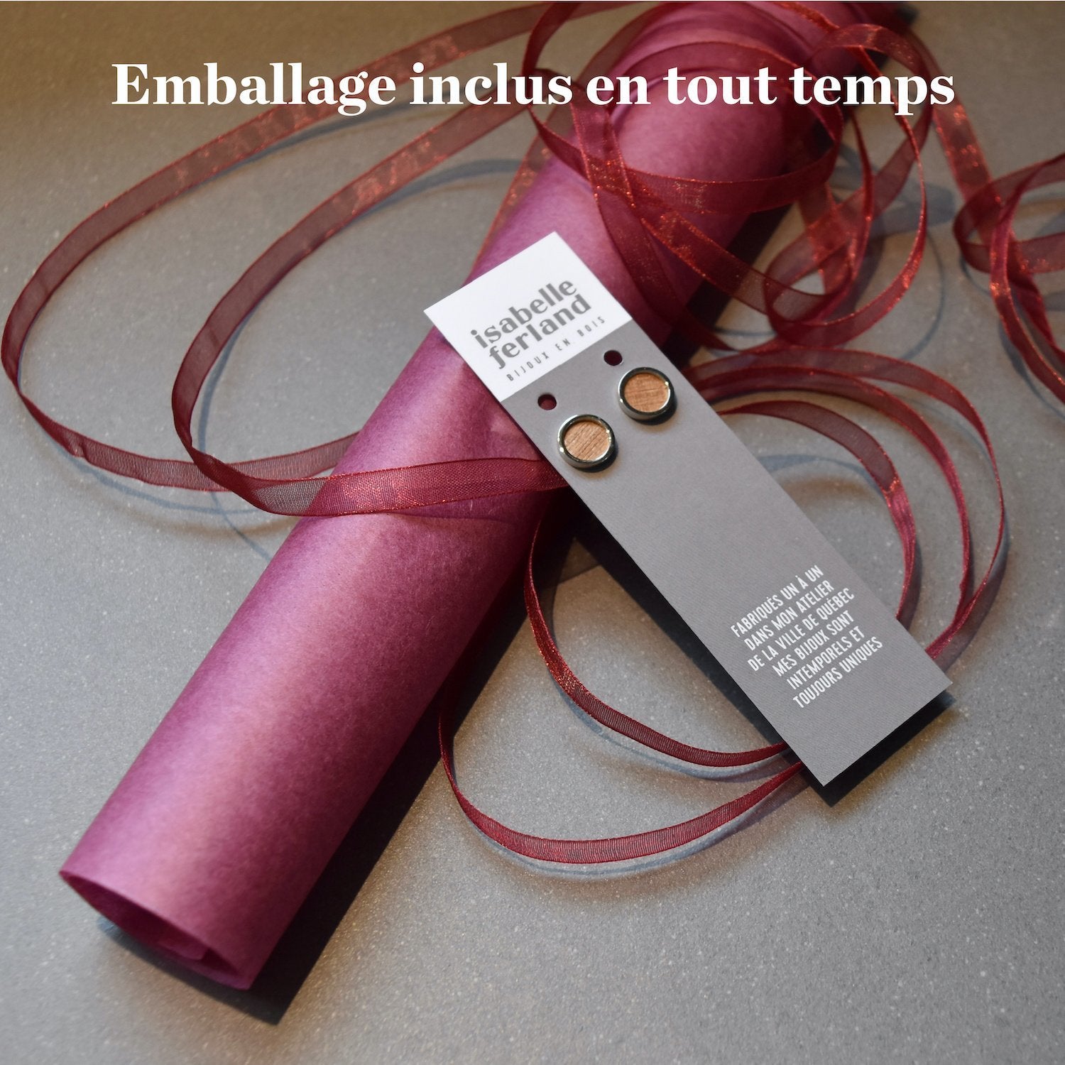 Boucles d'oreille rondes en bois foncé - #Isabelle_Ferland_bijoux#