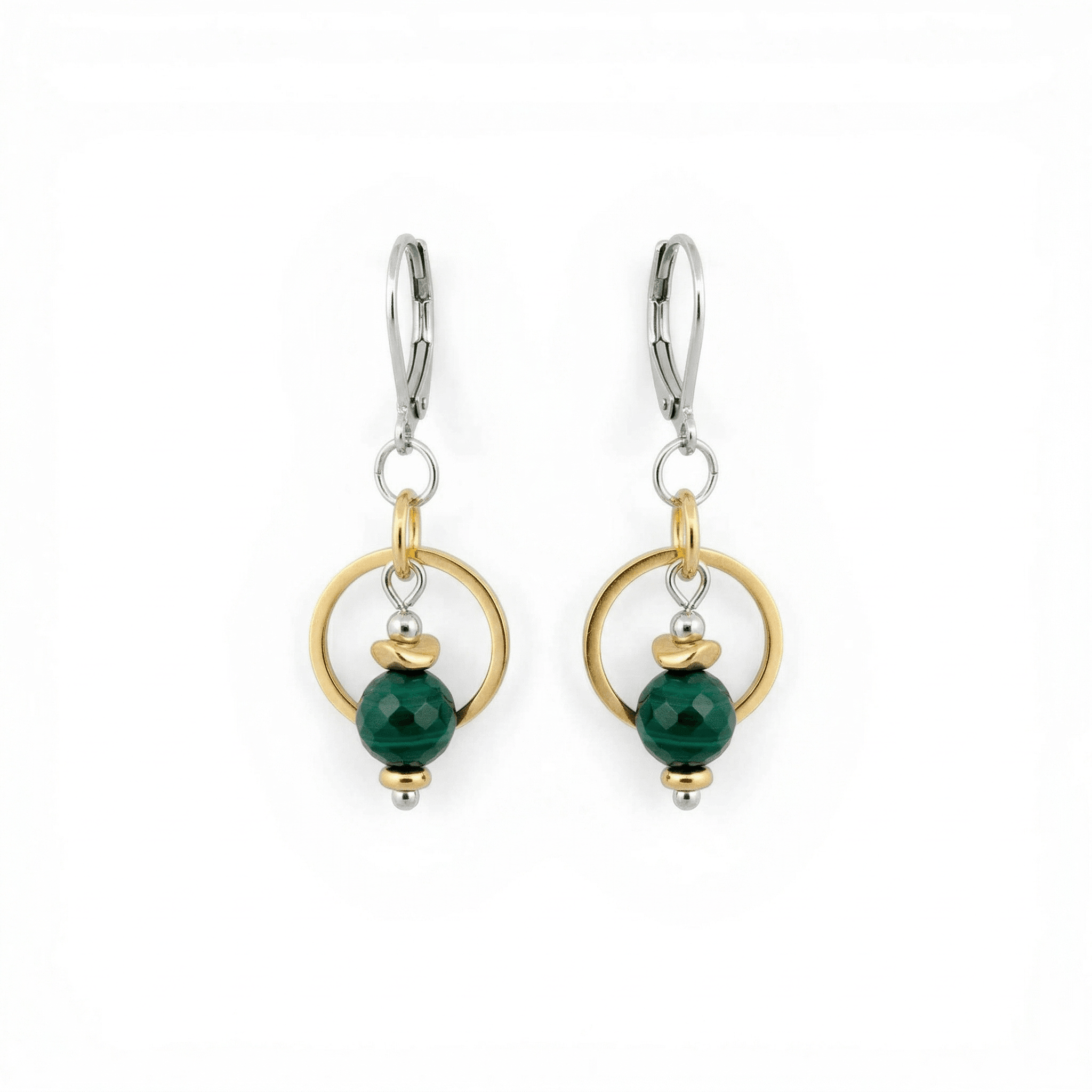 Boucles d'oreilles pendantes avec agate verte et acier inoxydable, cercle doré, dormeuse argentée, faites main au Québec