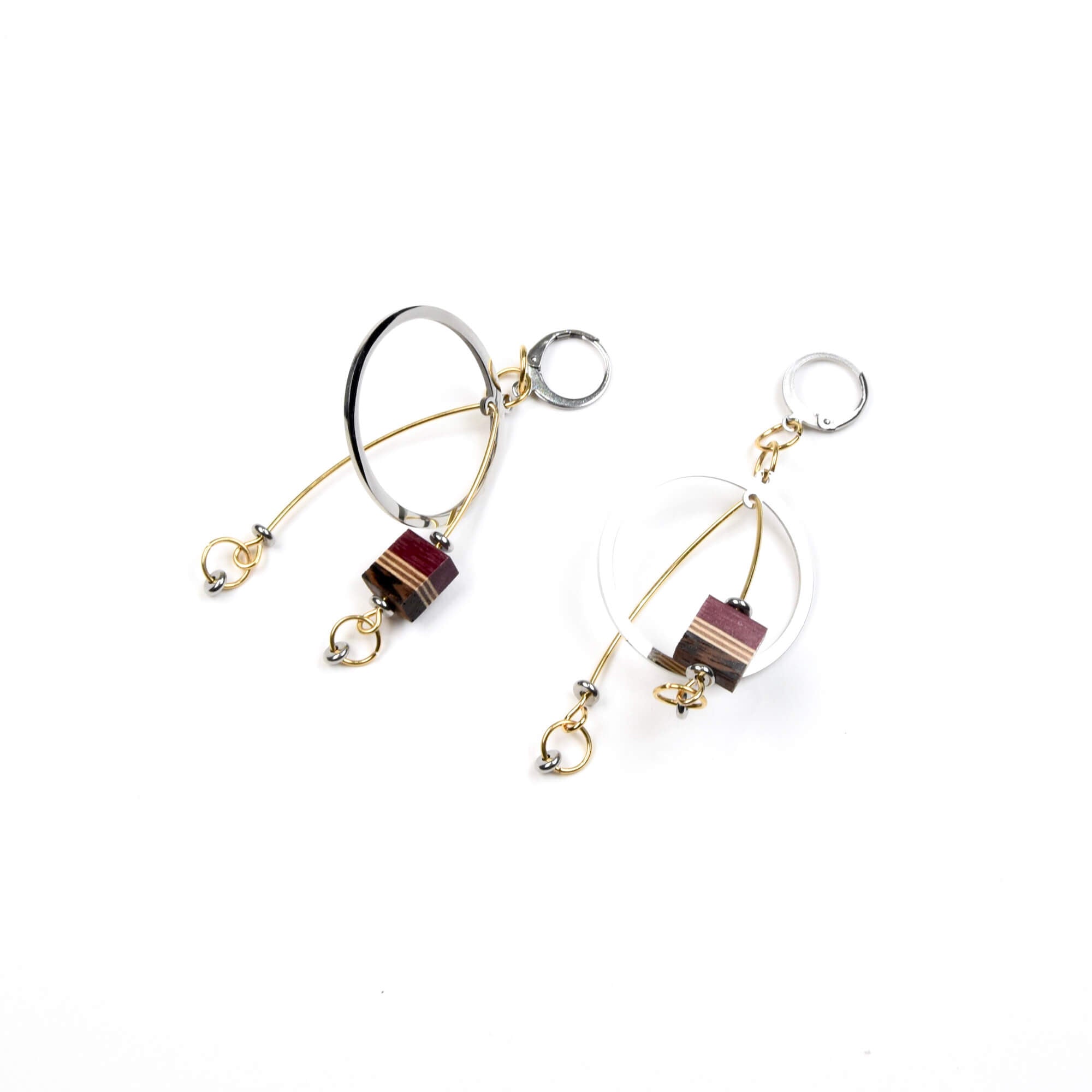 Boucles d'oreilles mobile élégante et légère