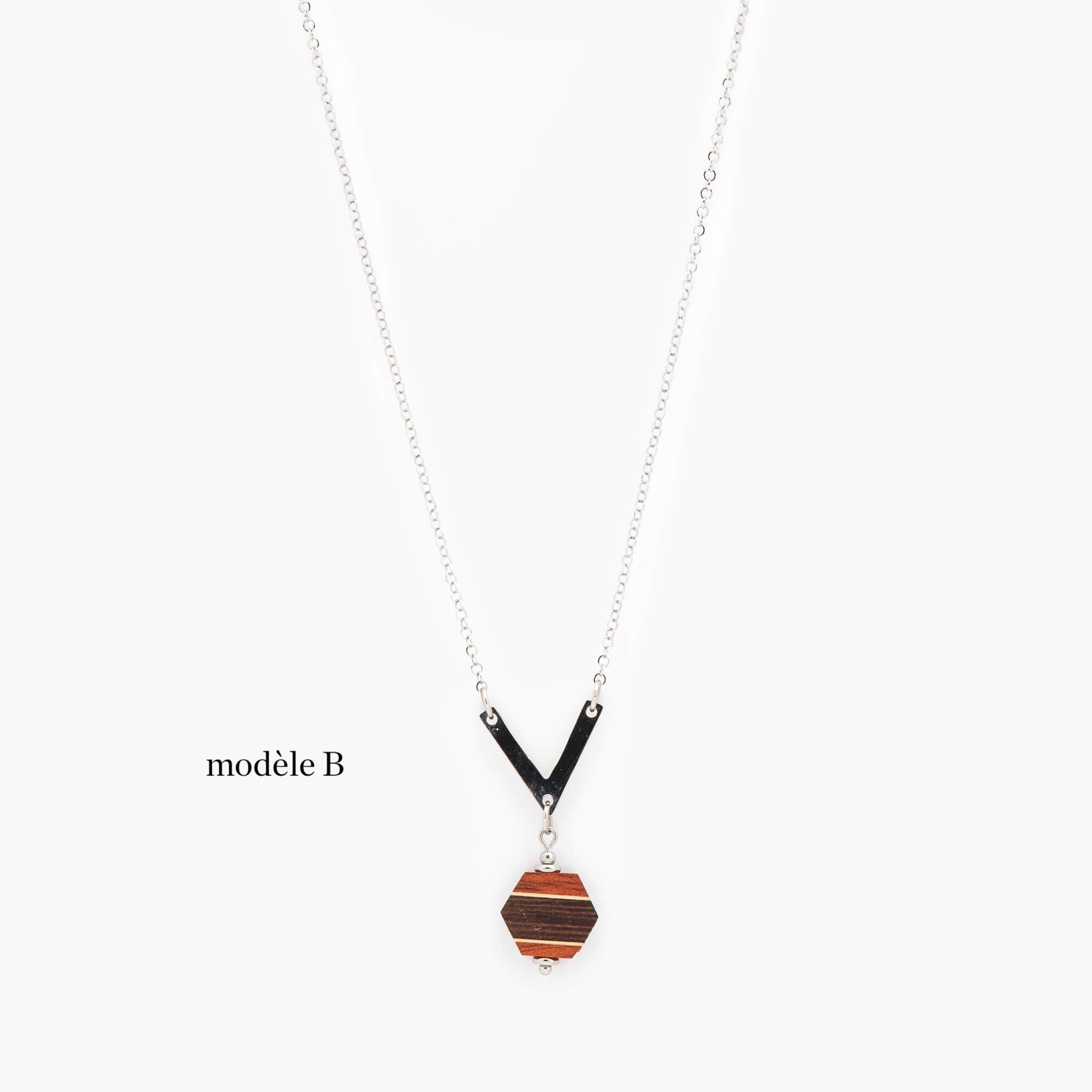 collier médaillon pour femme, bijoux en bois artisanal