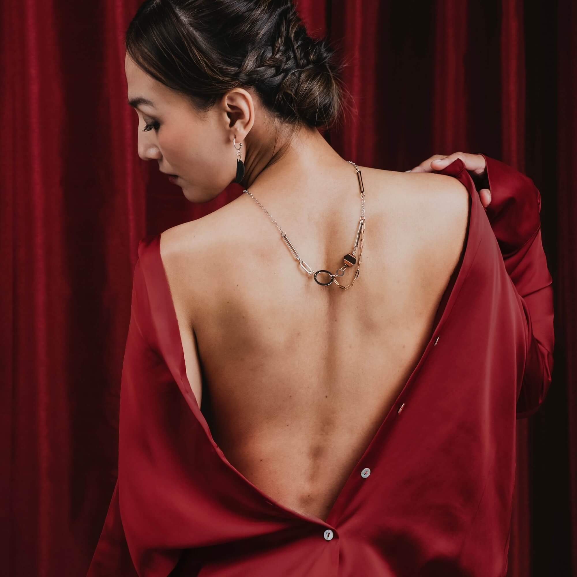 Collier pour femme artisanal en bois et acier inoxydable