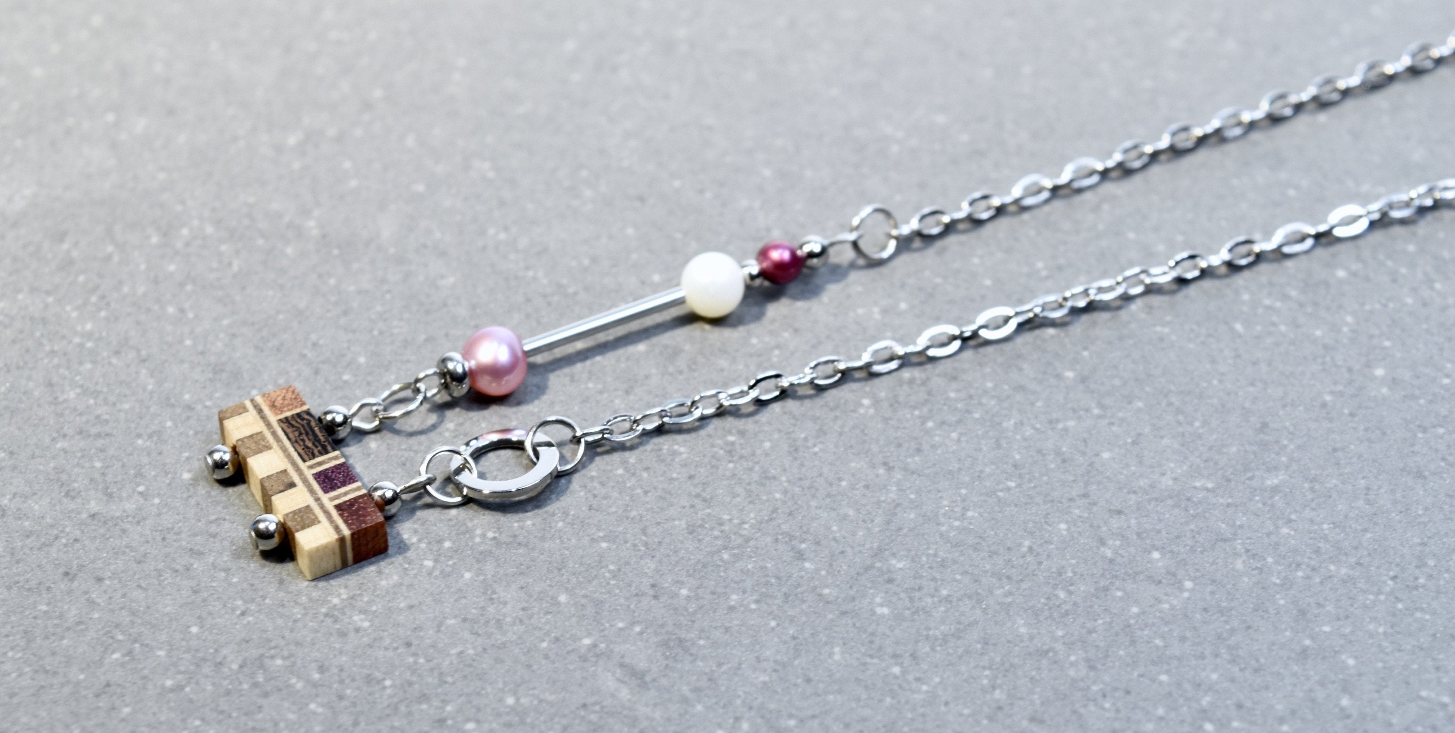 Collier toute petite mosaïque perles roses - #Isabelle_Ferland_bijoux#