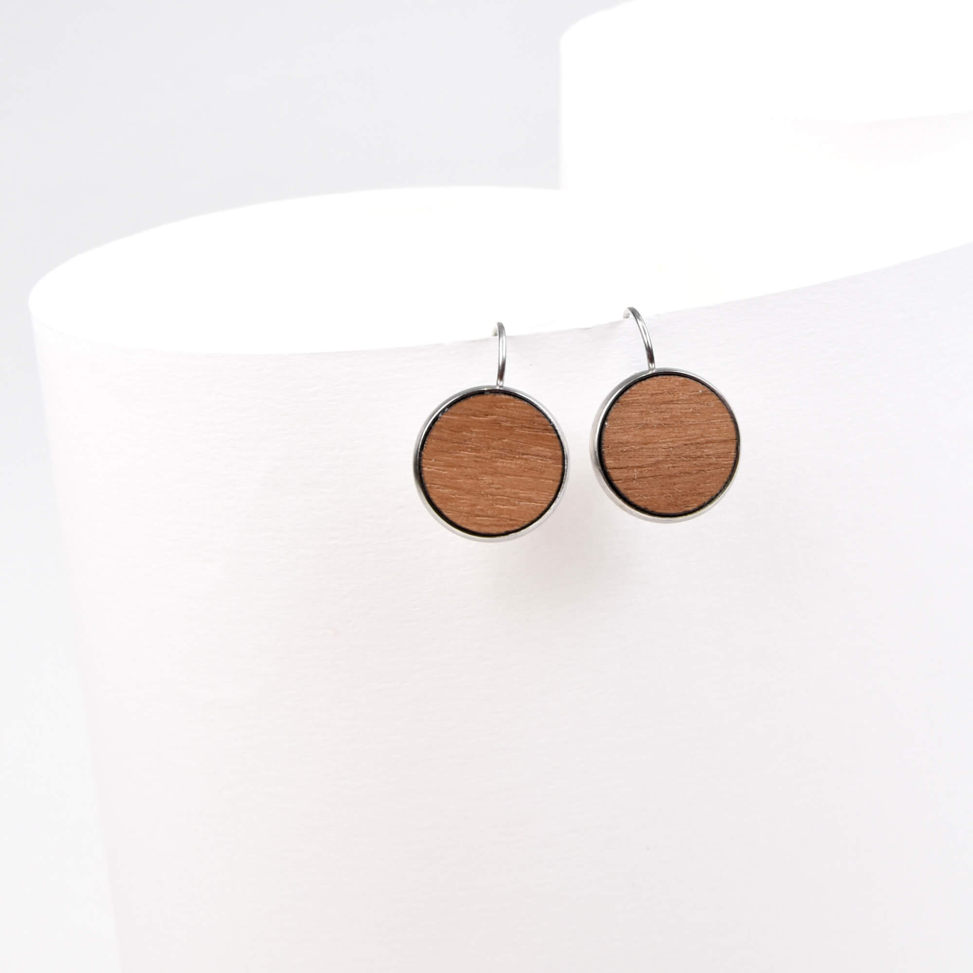 boucles d'oreilles boutons en bois fabriqué au Québec