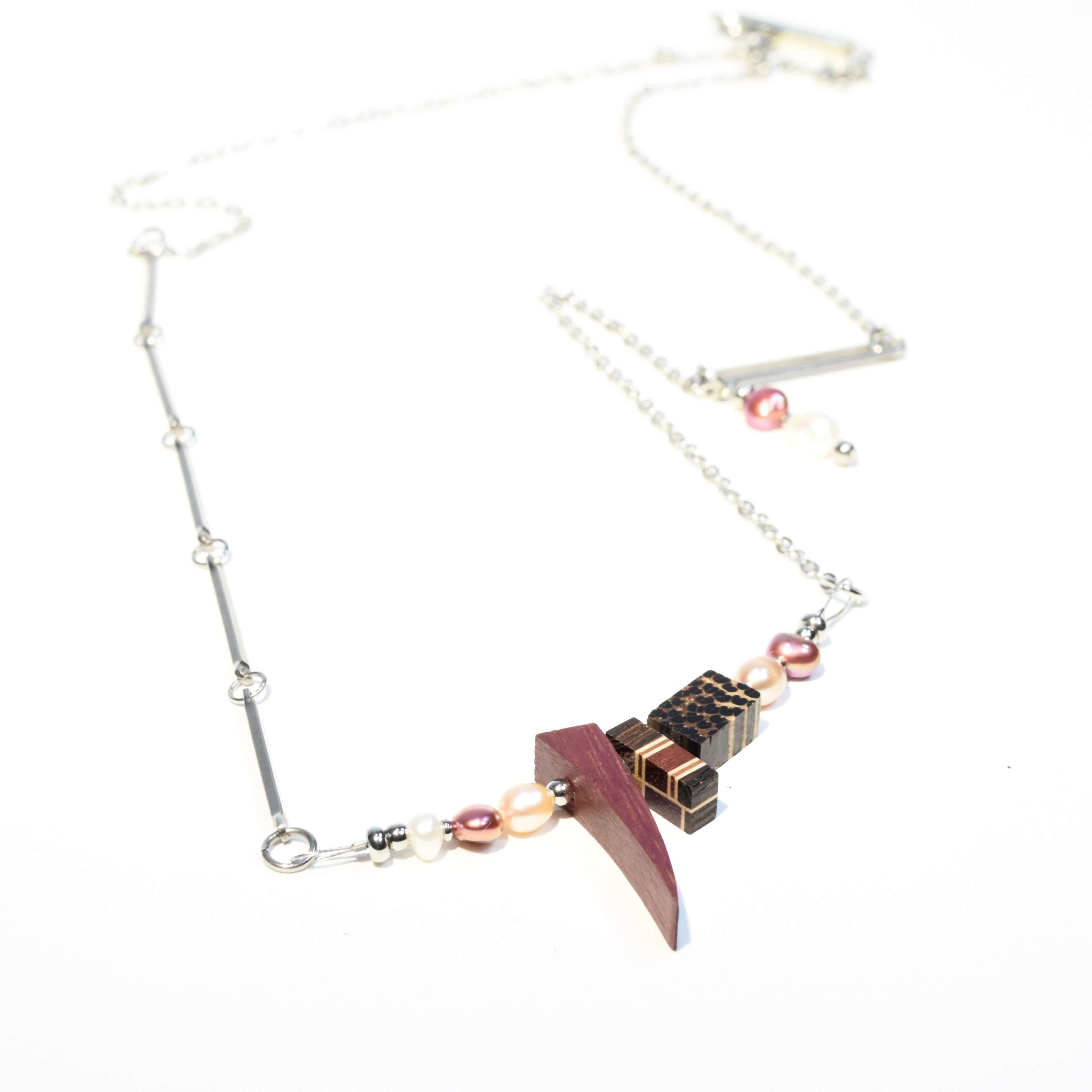 Long necklace with pink freshwater pearls| Parade